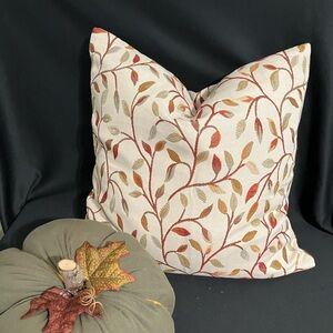 Fall Leaves Pillow Cover Green Browns
- 19”x19” - Never used - invisible zipper